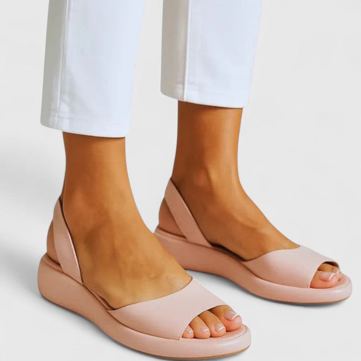 Emrynn | Comfortable Flat Sandals with Cushioned Insole and Heel Strap