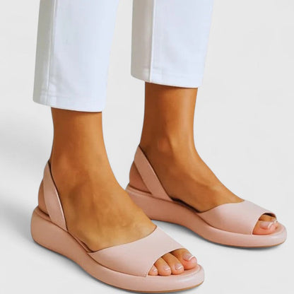 Emrynn | Comfortable Flat Sandals with Cushioned Insole and Heel Strap
