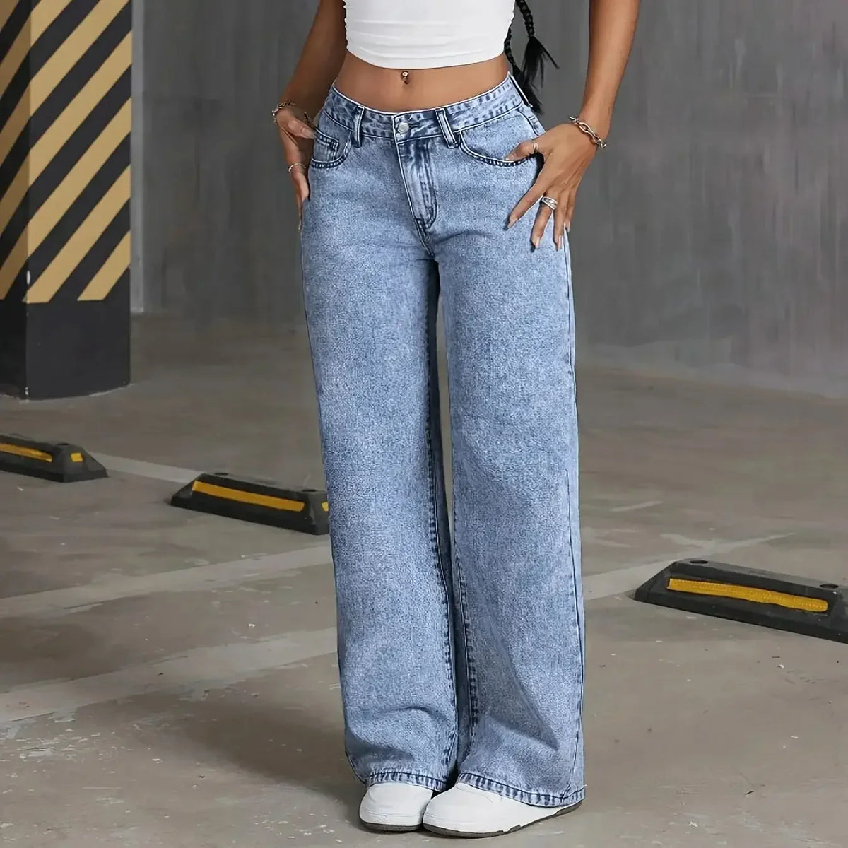 Bel | Relaxed High Waist Wide Leg Jeans with Embroidered Pocket