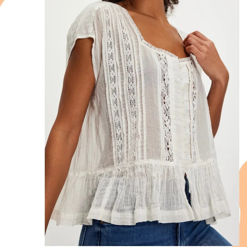 Kiana | Elegant Feminine Sleeveless Blouse with Lace Trim and Ruffle Hem