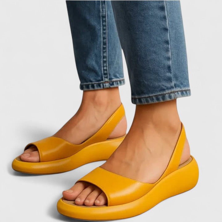 Emrynn | Comfortable Flat Sandals with Cushioned Insole and Heel Strap