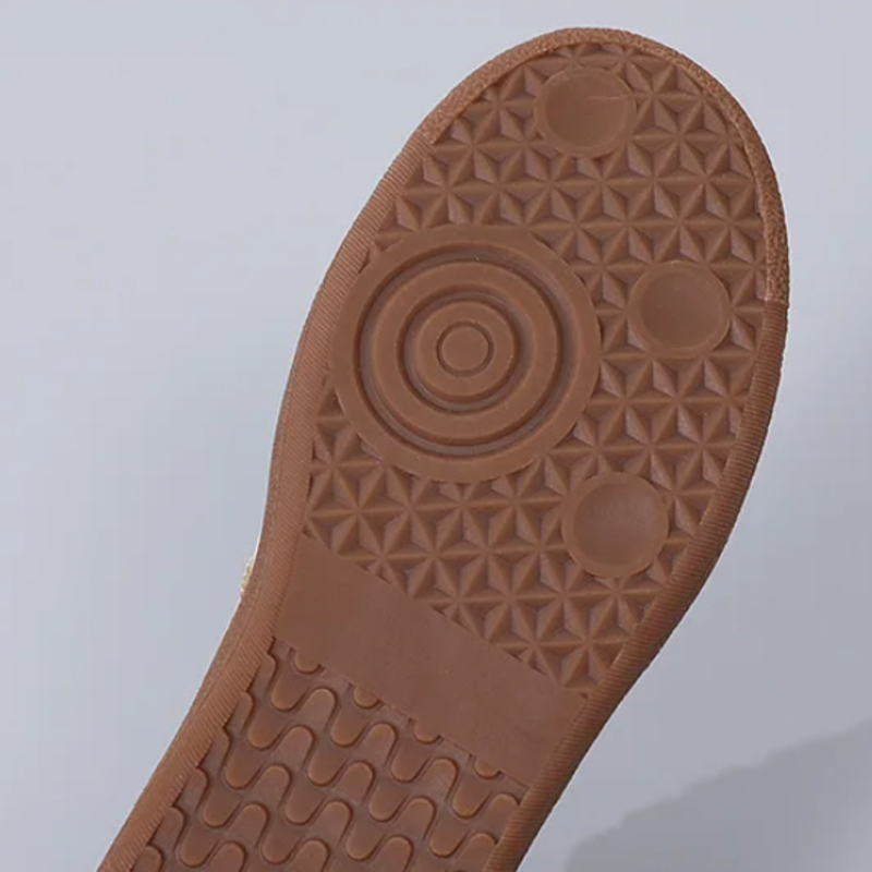 Arden | Minimalist Low Top Sneakers with Breathable Mesh Design