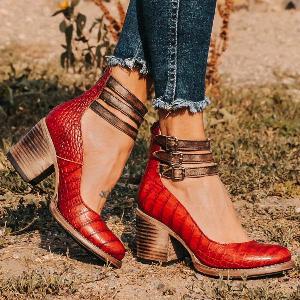 Isabella | Elegant Wedge Sandals with Straps and Cushioned All-Day Support