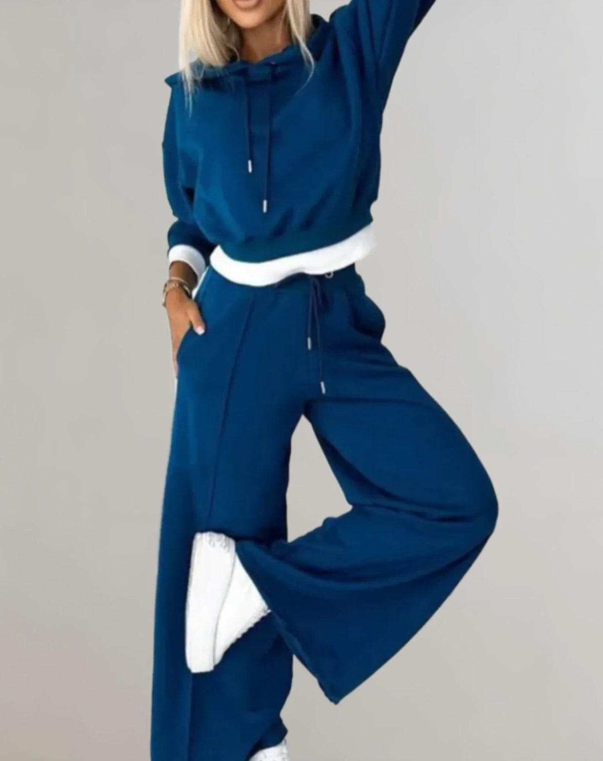 Noelle | Two Piece Matching Set with Cropped Hoodie and Joggers