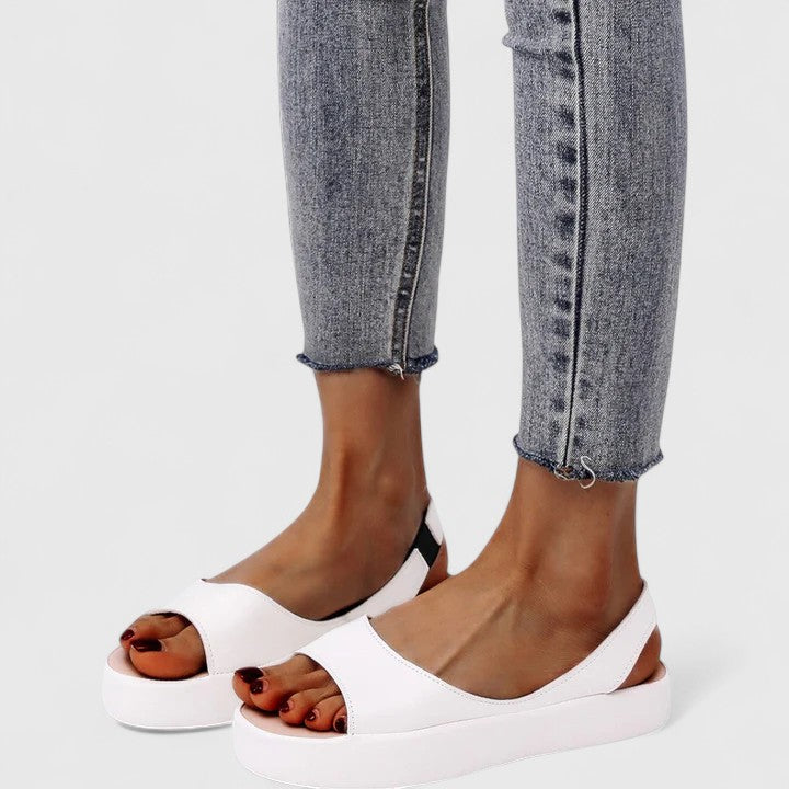 Emrynn | Comfortable Flat Sandals with Cushioned Insole and Heel Strap