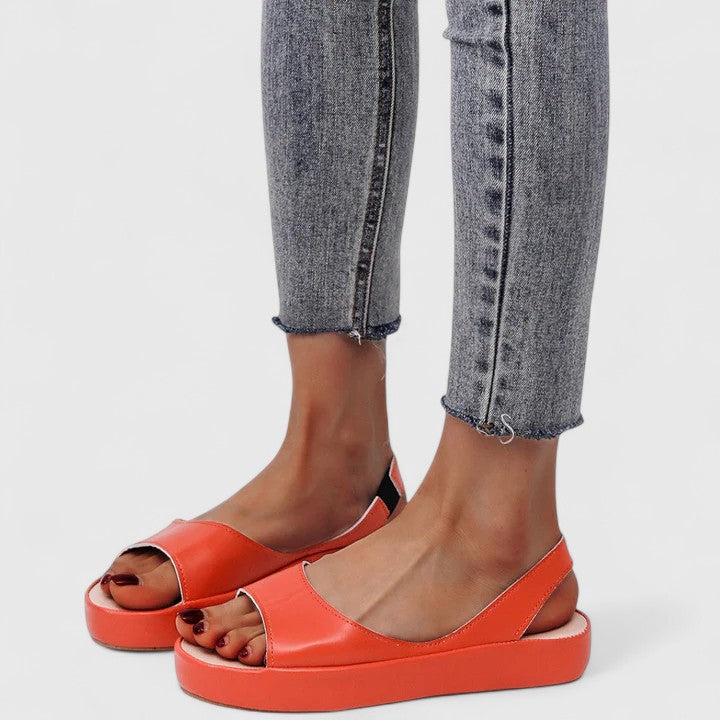 Emrynn | Comfortable Flat Sandals with Cushioned Insole and Heel Strap