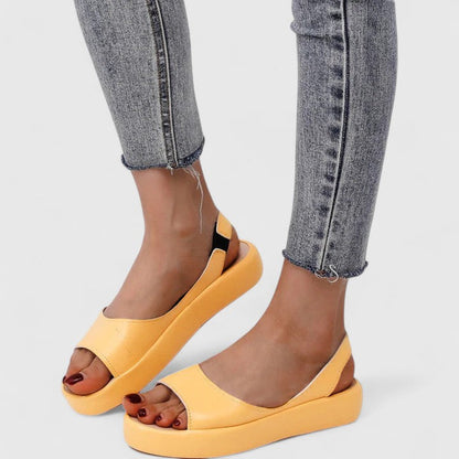 Emrynn | Comfortable Flat Sandals with Cushioned Insole and Heel Strap