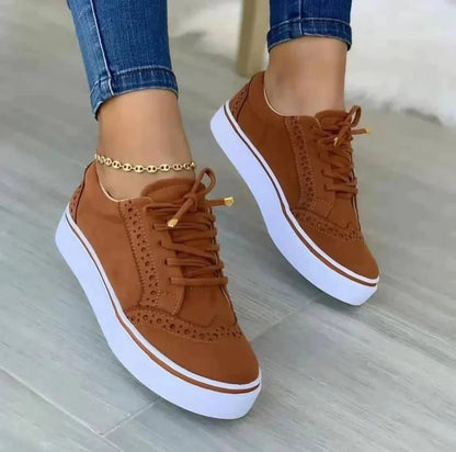 Beatrice | Neat Platform Sneakers with Lace-Up Front