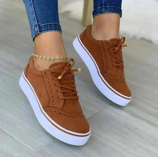 Beatrice | Neat Platform Sneakers with Lace-Up Front